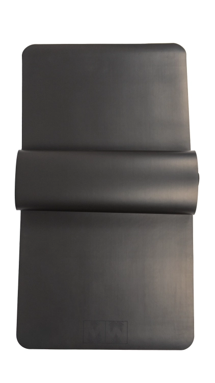 mata do jogi czarna antypoślizgowa z kauczuku