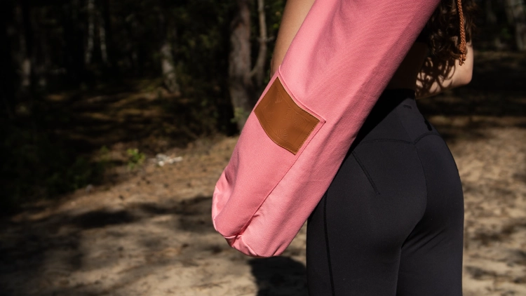 pokrowiec na matę do jogi różowy